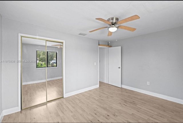 5754 SW 20th St, West Park, FL 33023