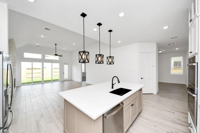 9606 Chateau Hill, Manvel, TX 77578