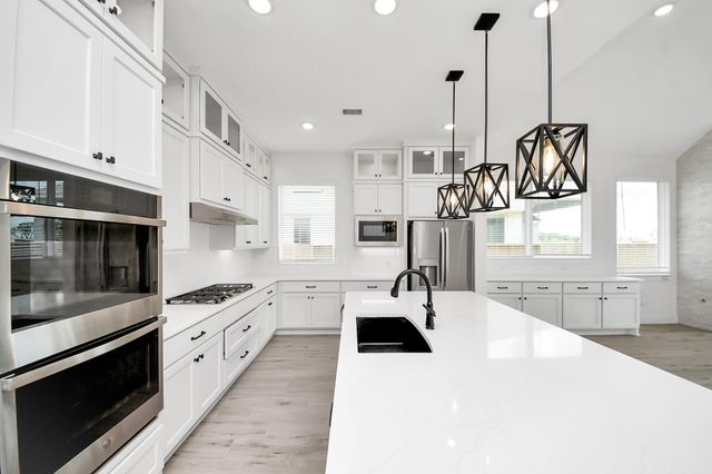 9606 Chateau Hill, Manvel, TX 77578