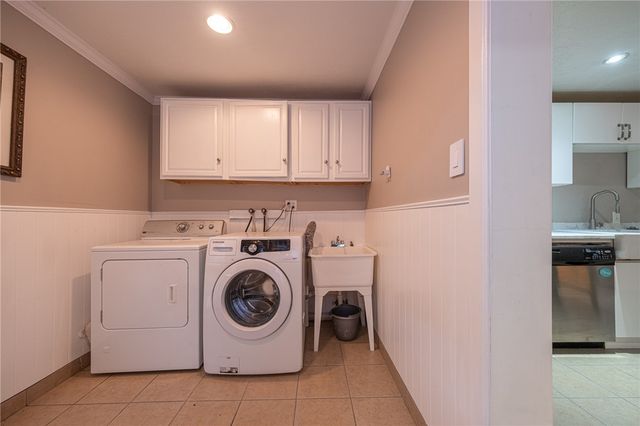 1618 W Railroad St, Heidelberg, PA 15106