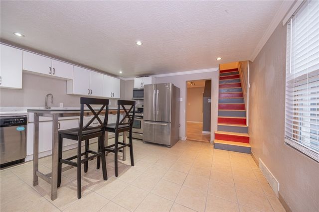1618 W Railroad St, Heidelberg, PA 15106