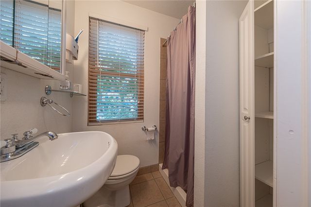 1618 W Railroad St, Heidelberg, PA 15106