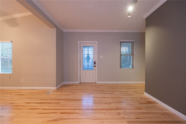 1618 W Railroad St, Heidelberg, PA 15106