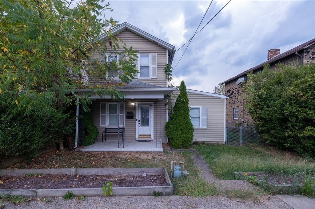 1618 W Railroad St, Heidelberg, PA 15106