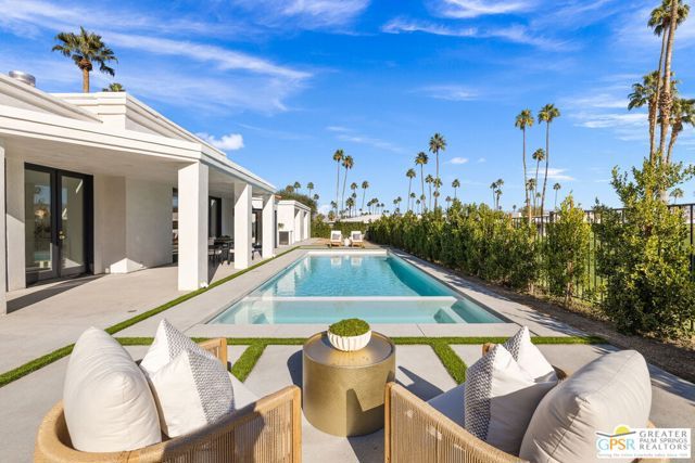 2300 S Calle Palo Fierro, Palm Springs, CA 92264