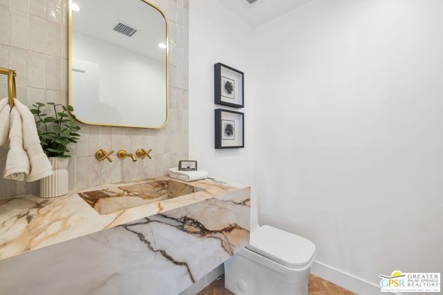 2300 S Calle Palo Fierro, Palm Springs, CA 92264