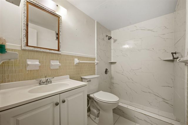 825 N PRIMROSE DRIVE 111, Orlando, FL 32803