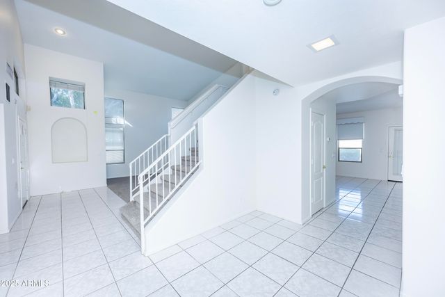 3844 E KINGS Avenue, Phoenix, AZ 85032