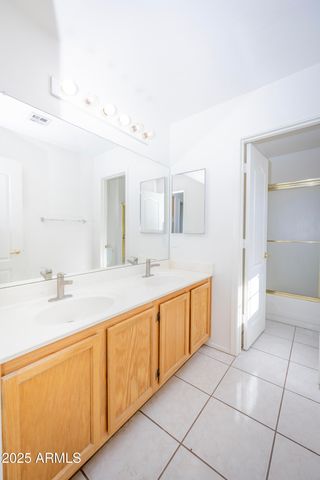 3844 E KINGS Avenue, Phoenix, AZ 85032