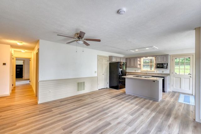 94 Madola Road, Epworth, GA 30541