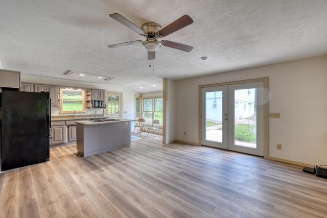 94 Madola Road, Epworth, GA 30541