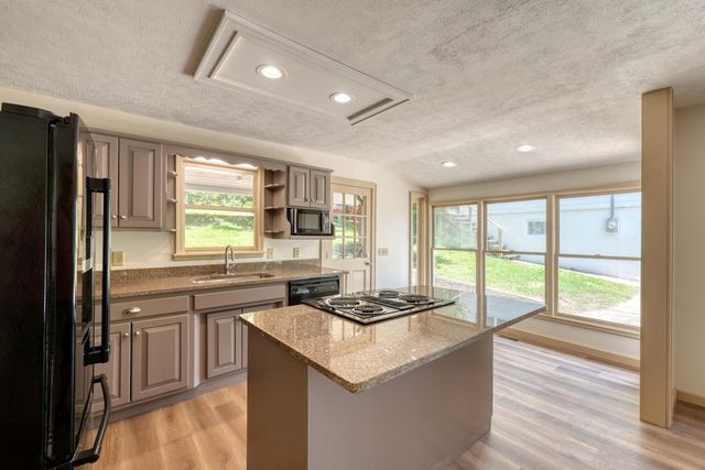 94 Madola Road, Epworth, GA 30541