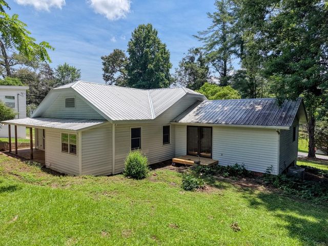 94 Madola Road, Epworth, GA 30541