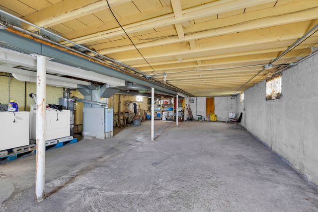 9018 S Ridgeland Avenue, Chicago, IL 60617