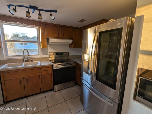 2368 Lakeview Drive, Melbourne, FL 32935