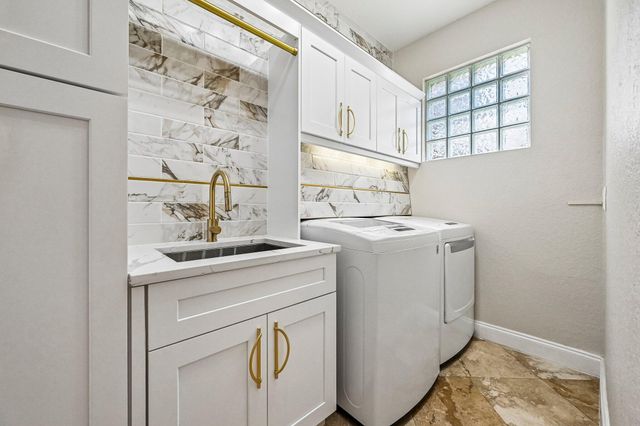 1121 Center Stone Lane, Riviera Beach, FL 33404