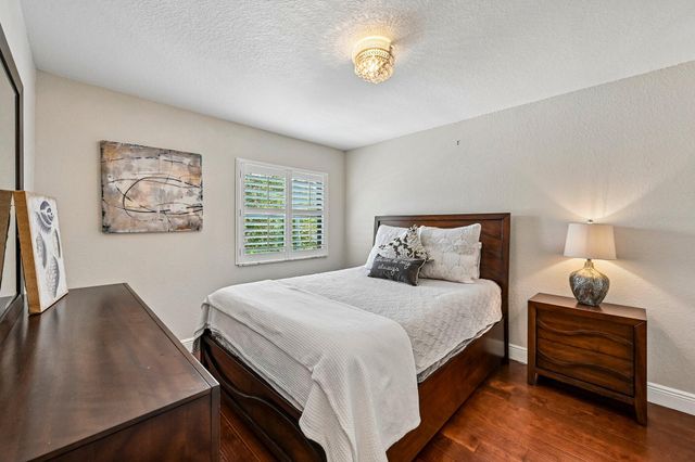 1121 Center Stone Lane, Riviera Beach, FL 33404