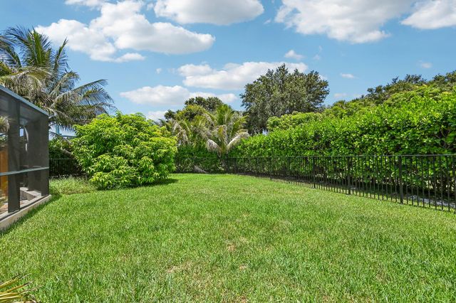 1121 Center Stone Lane, Riviera Beach, FL 33404