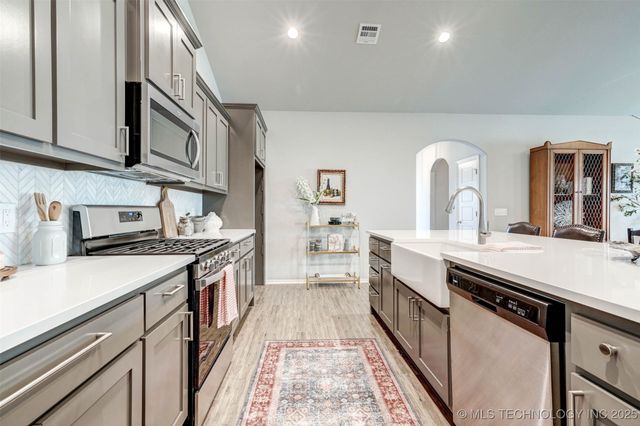 1914 W Imperial Street, Broken Arrow, OK 74011