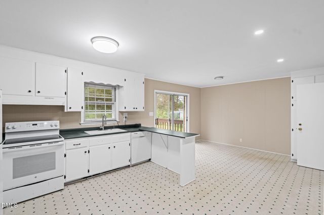 3712 Huntleigh Drive, Raleigh, NC 27604