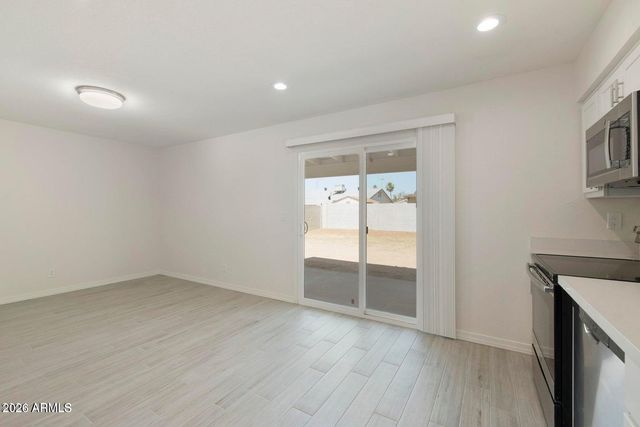 3316 E HELENA Drive, Phoenix, AZ 85032