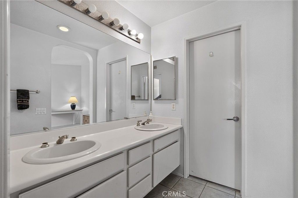 Image 20 of property listing at 23608 Big Sky, Valencia, CA 91354