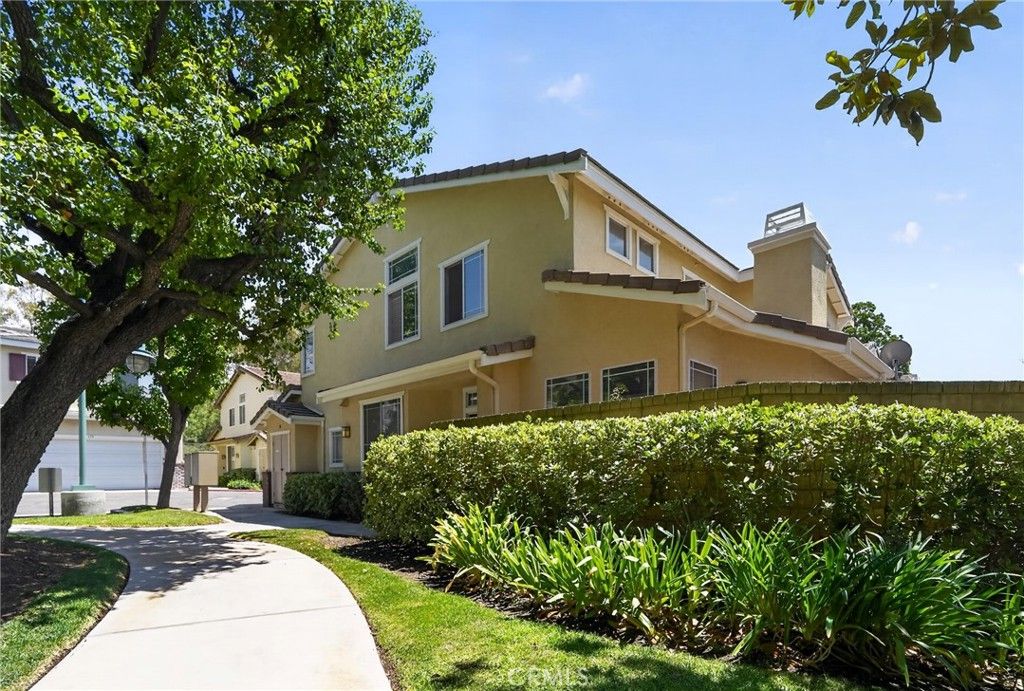 Image 3 of property listing at 23608 Big Sky, Valencia, CA 91354