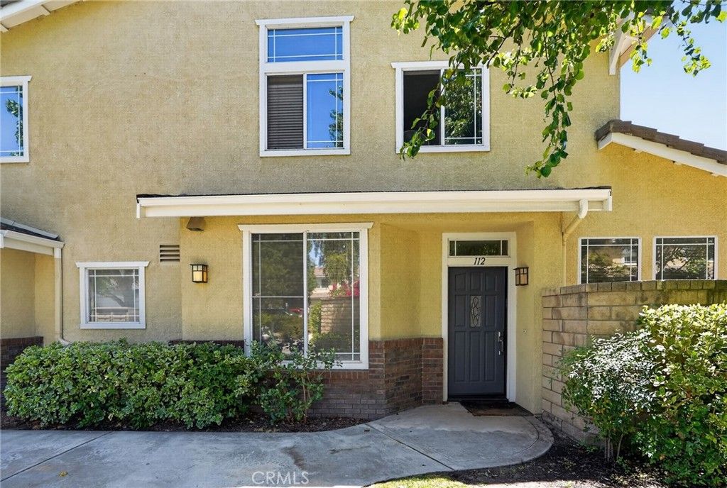 Image 4 of property listing at 23608 Big Sky, Valencia, CA 91354