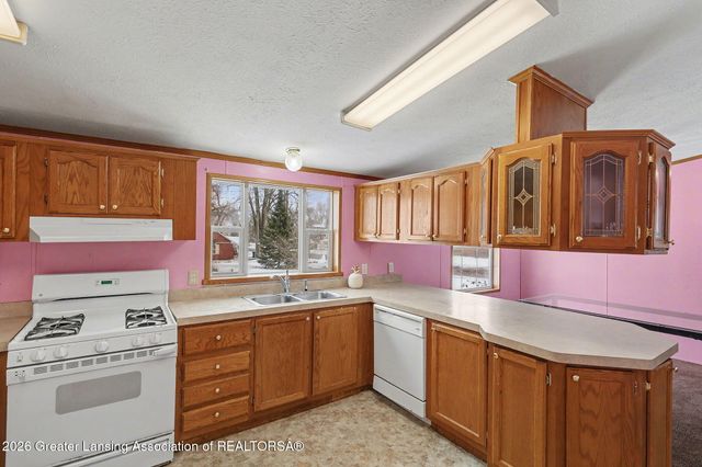 416 W Holmes Road, Lansing, MI 48910