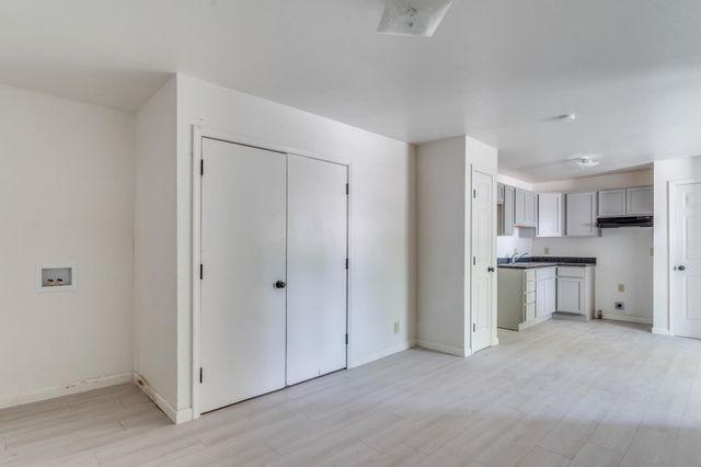 1506 E Del Mar, Wichita, KS 67216