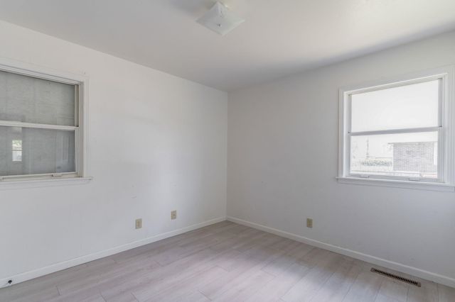 1506 E Del Mar, Wichita, KS 67216