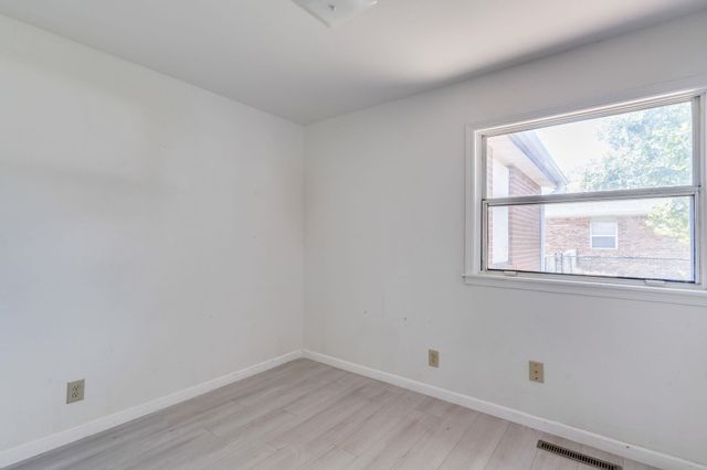 1506 E Del Mar, Wichita, KS 67216