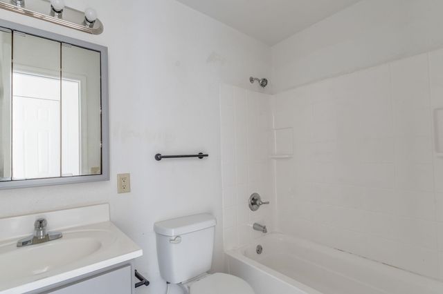 1506 E Del Mar, Wichita, KS 67216