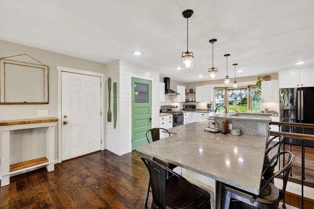 542 Woodview Drive, Sun Prairie, WI 53590