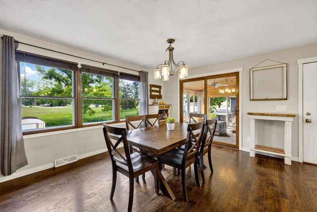 542 Woodview Drive, Sun Prairie, WI 53590