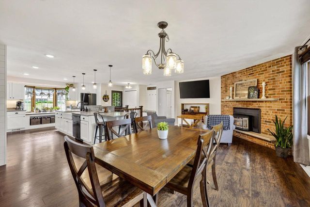 542 Woodview Drive, Sun Prairie, WI 53590