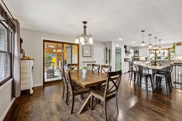 542 Woodview Drive, Sun Prairie, WI 53590