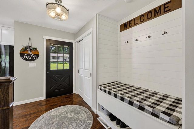 542 Woodview Drive, Sun Prairie, WI 53590