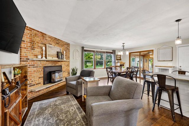 542 Woodview Drive, Sun Prairie, WI 53590