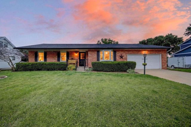 542 Woodview Drive, Sun Prairie, WI 53590