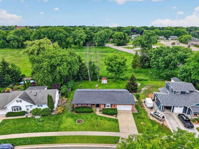 542 Woodview Drive, Sun Prairie, WI 53590