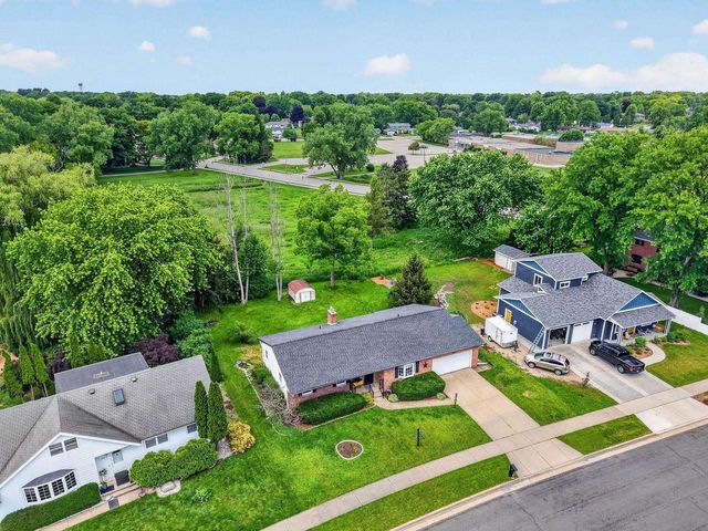 542 Woodview Drive, Sun Prairie, WI 53590