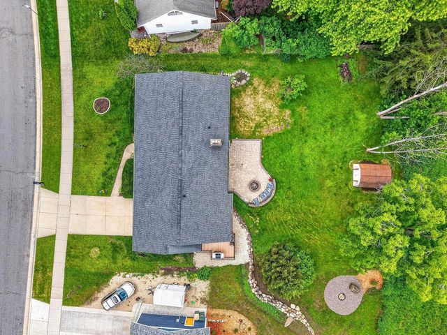 542 Woodview Drive, Sun Prairie, WI 53590