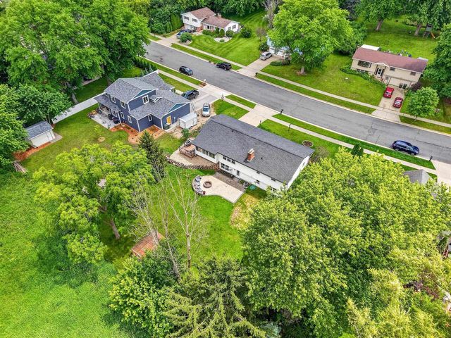 542 Woodview Drive, Sun Prairie, WI 53590