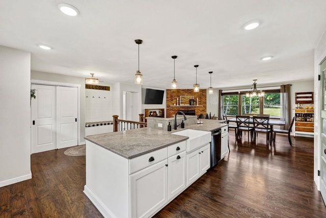 542 Woodview Drive, Sun Prairie, WI 53590