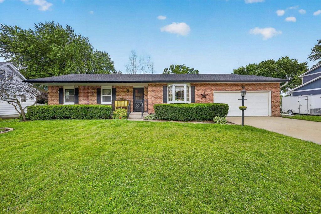542 Woodview Drive, Sun Prairie, WI 53590