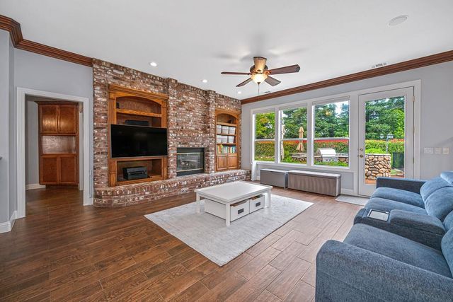 2052 Thornhill Dr, Granite Bay, CA 95746