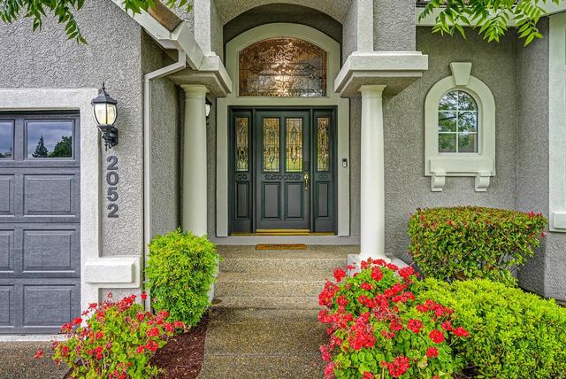 2052 Thornhill Dr, Granite Bay, CA 95746