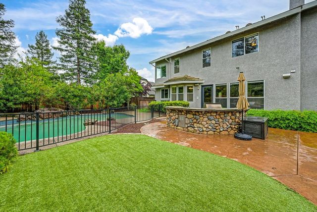2052 Thornhill Dr, Granite Bay, CA 95746
