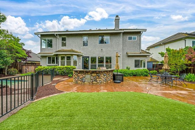 2052 Thornhill Dr, Granite Bay, CA 95746